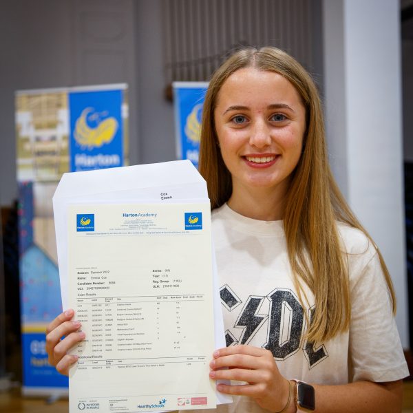 GCSE Results Day 2022-12