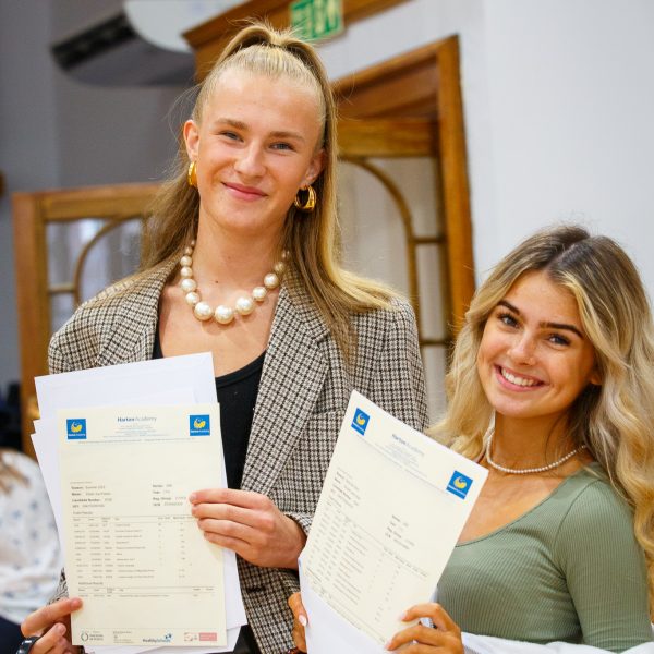 GCSE Results Day 2022-84